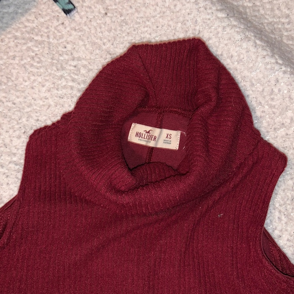 X-Small Hollister Ribbed Crop top w/open shoulders